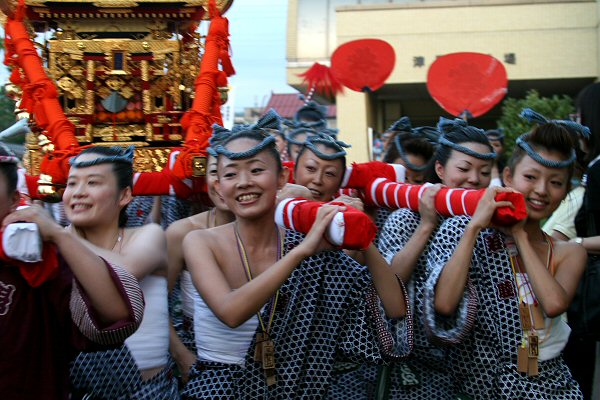 水かけ神輿VS女神輿: 協和建設株式会社ブログ